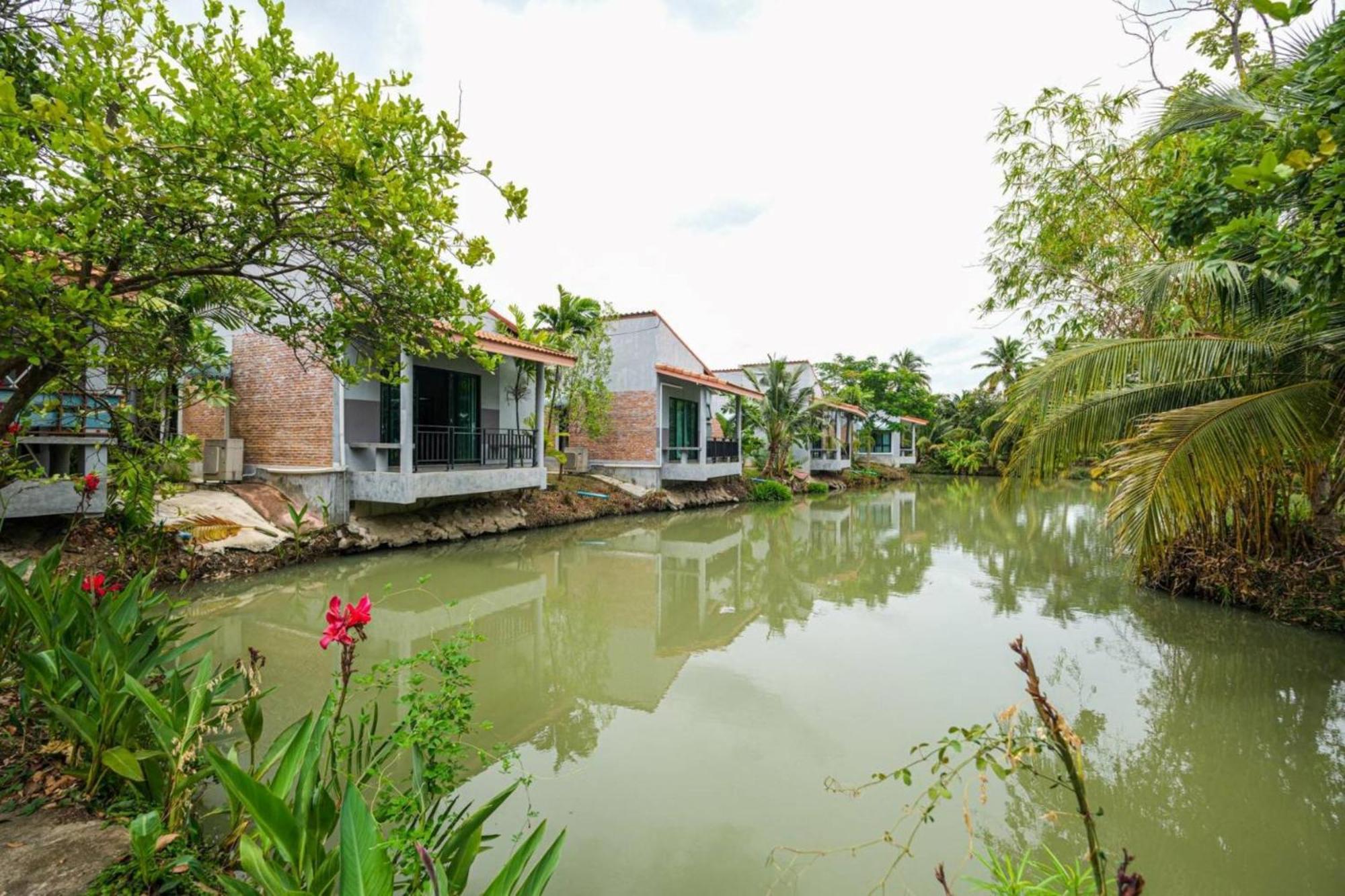 Busaya Resort & Cuisine Nakhon Pathom Exterior photo