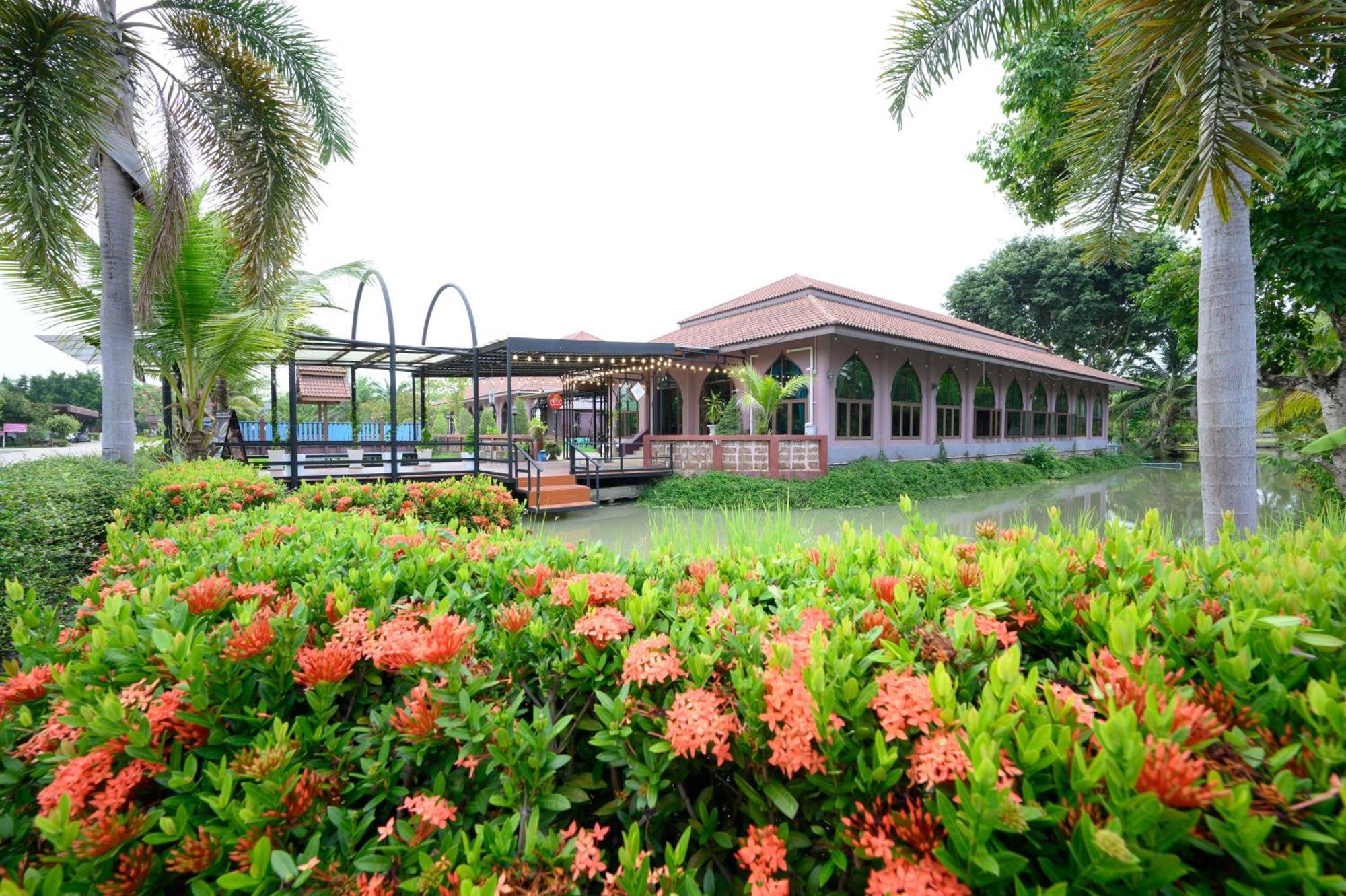 Busaya Resort & Cuisine Nakhon Pathom Exterior photo