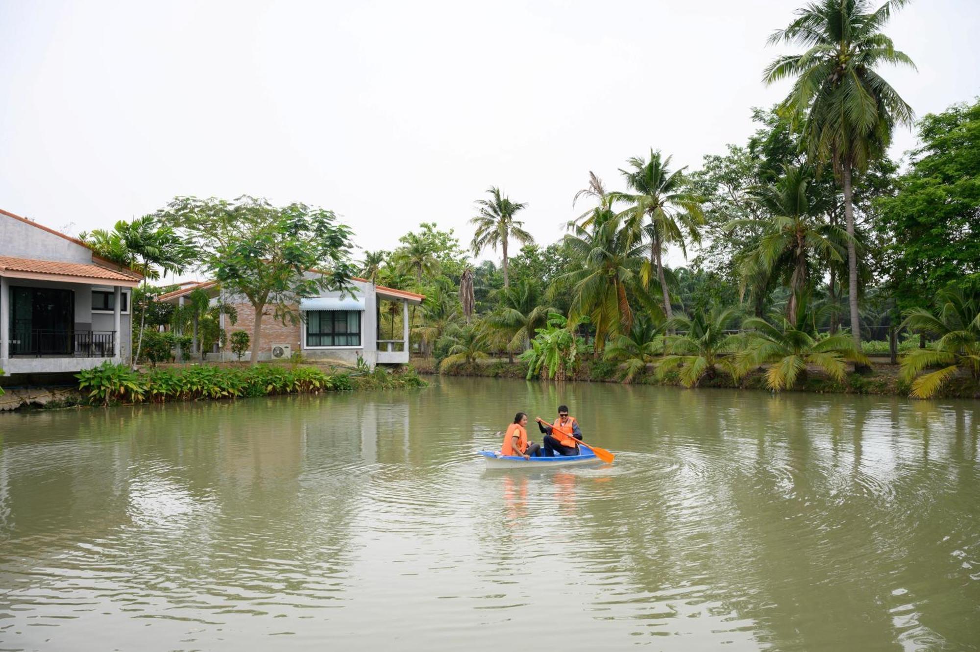 Busaya Resort & Cuisine Nakhon Pathom Exterior photo