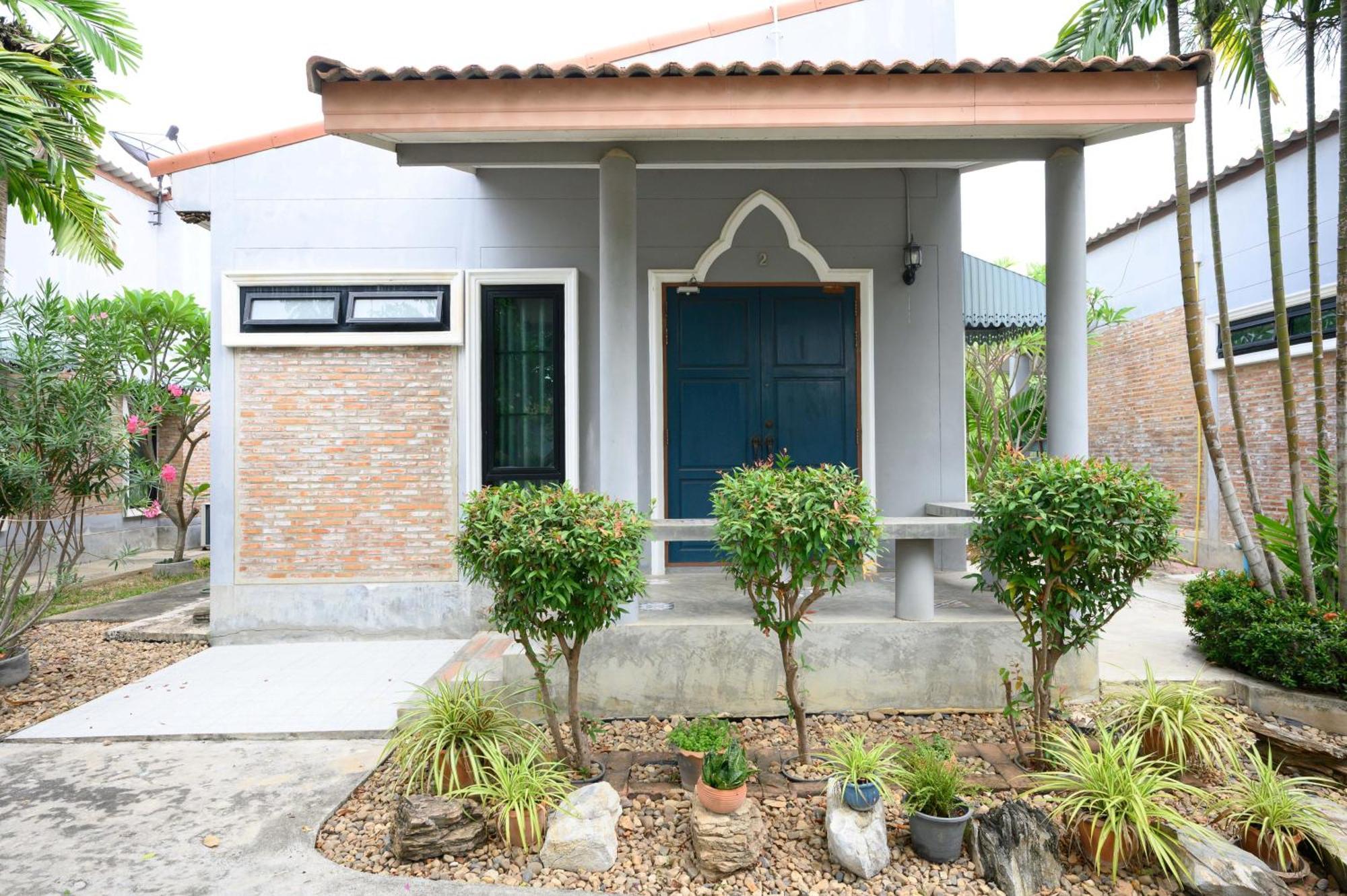Busaya Resort & Cuisine Nakhon Pathom Exterior photo