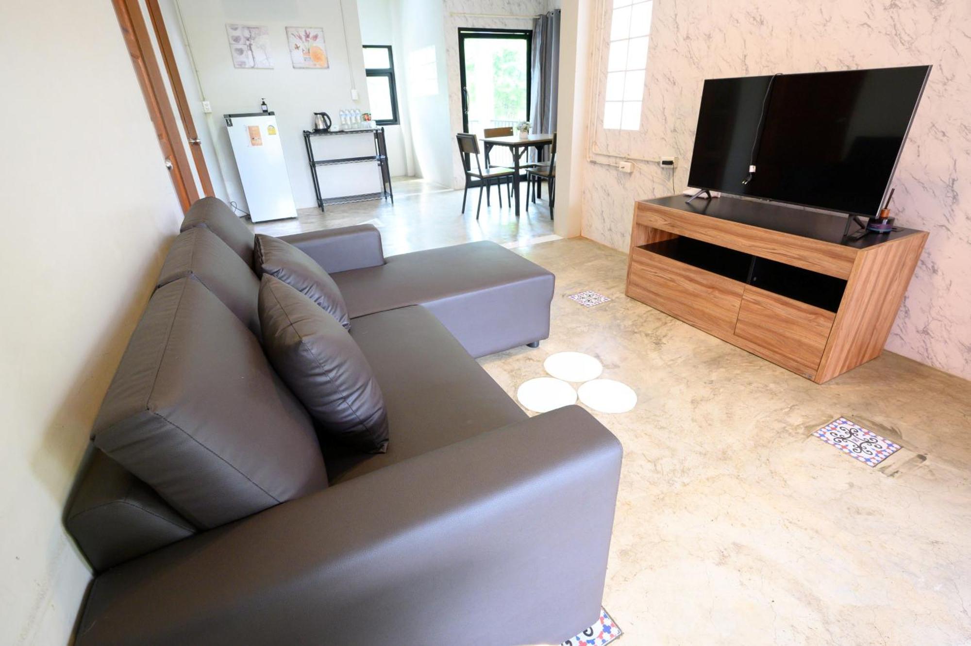Busaya Resort & Cuisine Nakhon Pathom Room photo